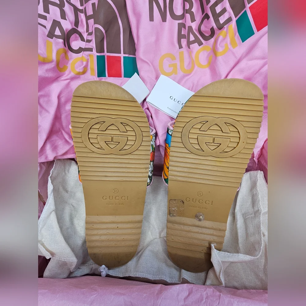 100% Authentic The north face x gucci slides - Picture 12 of 12